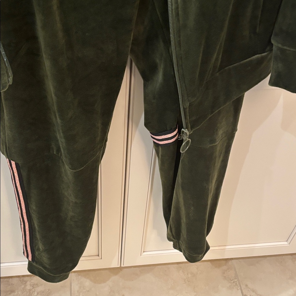 Lala Ali Tracksuit and joggers set.L Olive velour - Picture 4 of 5
